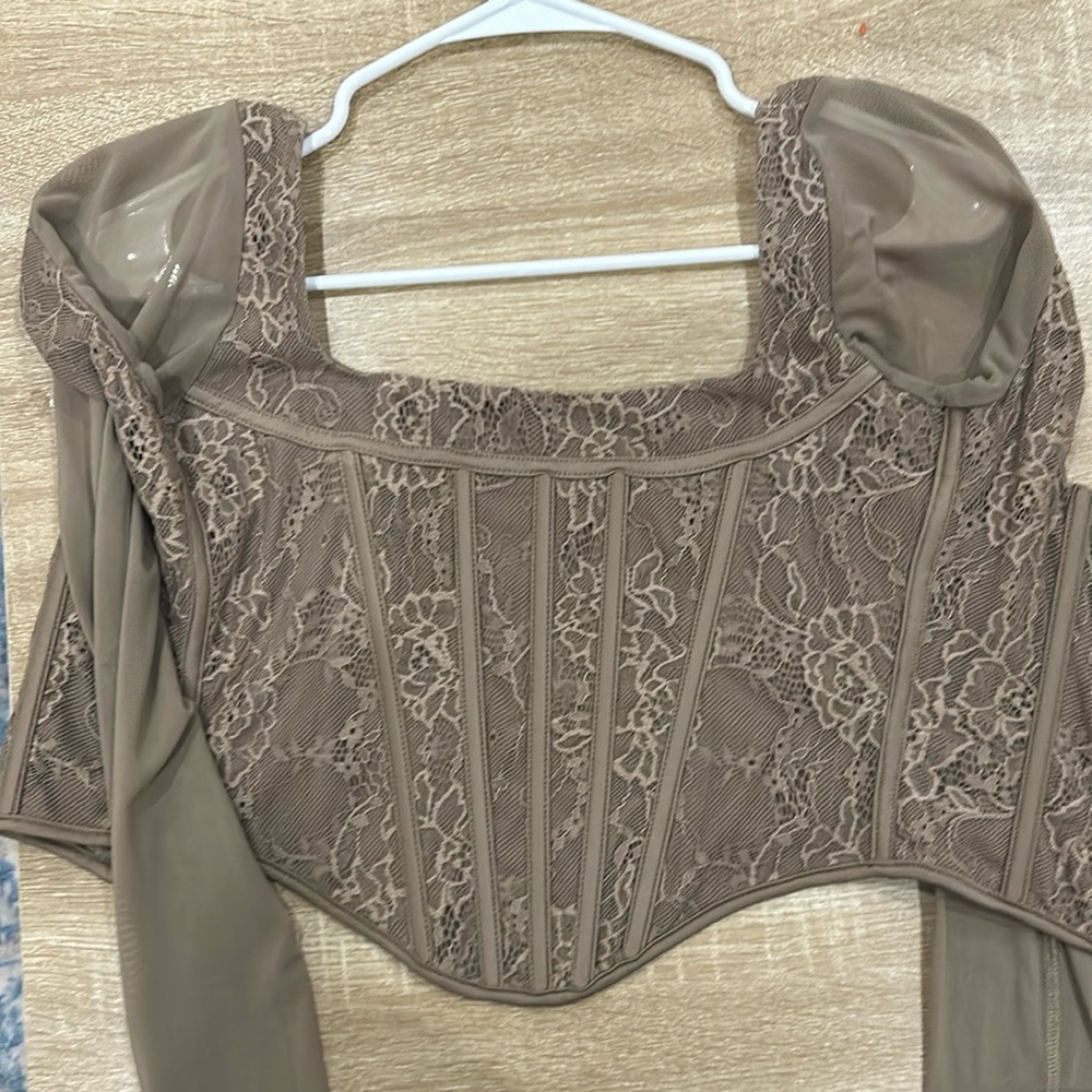 FINAL SALE! GOINNG TO PLATOS CLOSET SUBDAY! PRICE DROPPED!